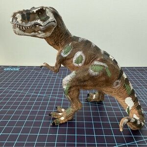 2005 Papo T Rex Tyrannosaurus  Dinosaur Toy Figure Moving Jaw